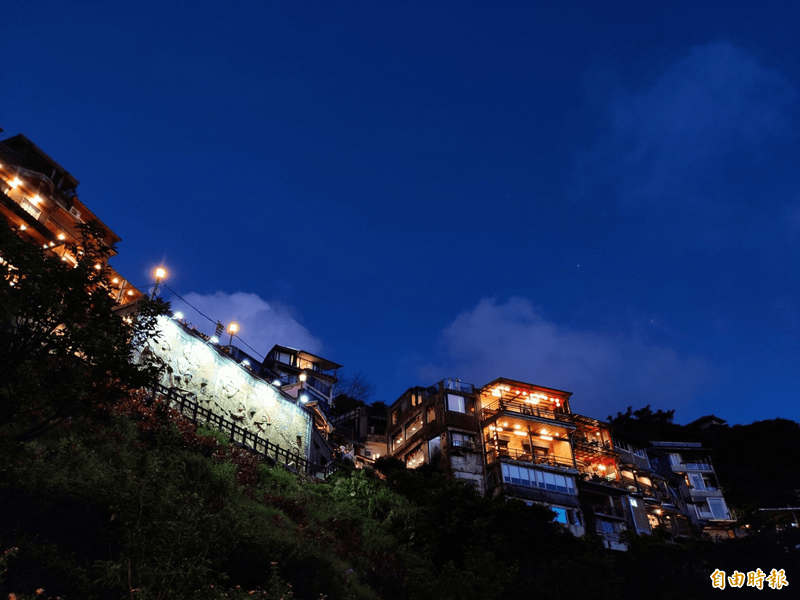 日本網紅嫌九份沒特色「就山坡上的商店街」 台灣網友反應曝