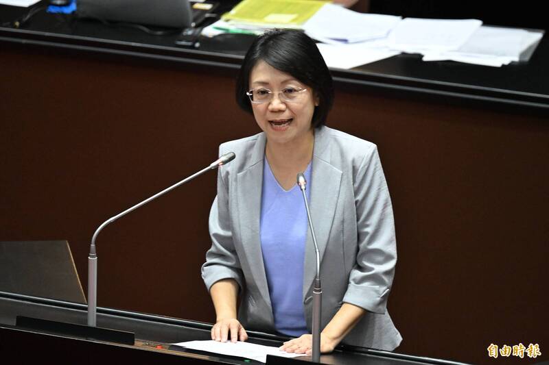 昔日學生揭翁曉玲上課講統計數據引「全班大戰」 葉耀元大酸：一絕