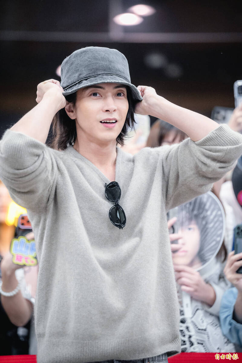 陳世凱稱保留外國旅客票券「不影響」 追星族轟:不懂座位有限嗎?