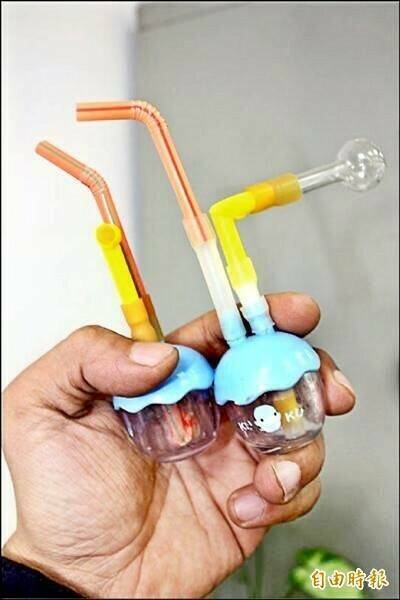 高雄一对父母长期当著儿女面前吸毒，害他们身体长期充斥毒品。示意图（资料照）