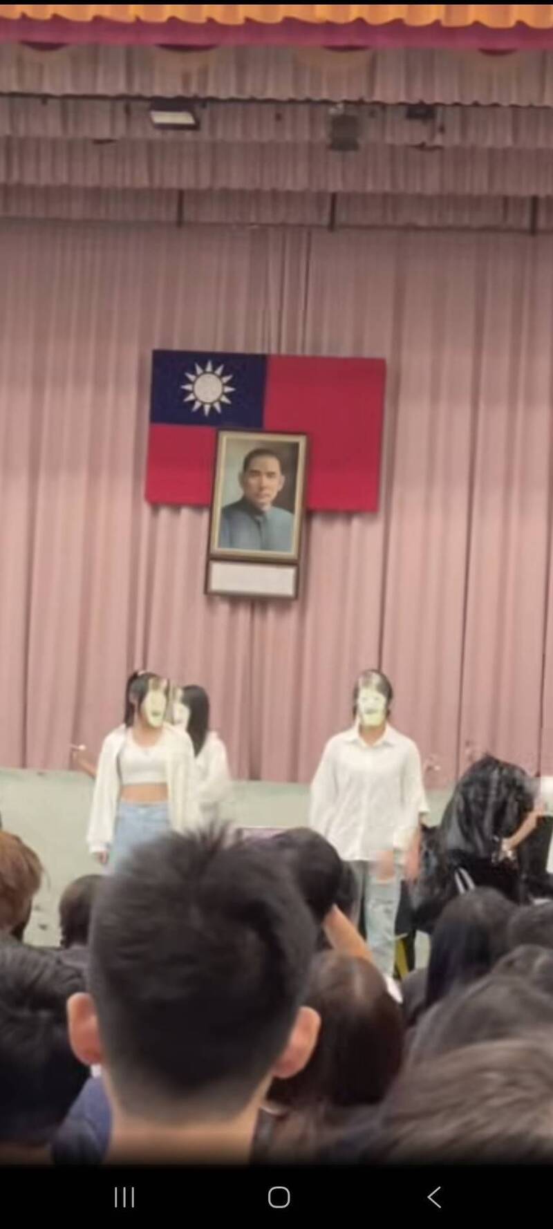 新竹高商學生戴盧媽媽綠光面具「Showtime」 網路掀熱議