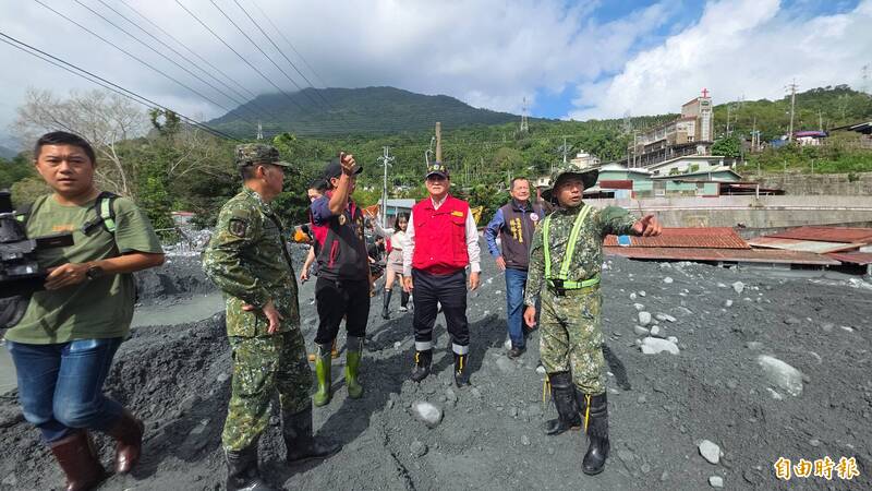 季連成關心萬榮明利災區 替水利署講公道話「沒有甚麼好責備」