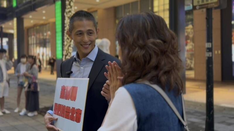 現身台北街頭與市民聊願景 吳怡農：期待能做到了解大家需求