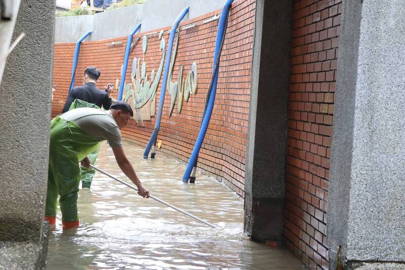 慘!洪水重創蘇澳冷泉 復原恐須長達1個月