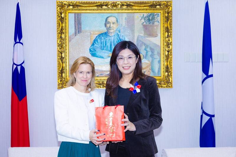 鄭麗文與英駐台代表包瓊郁會面 談兩岸關係及國民黨發展