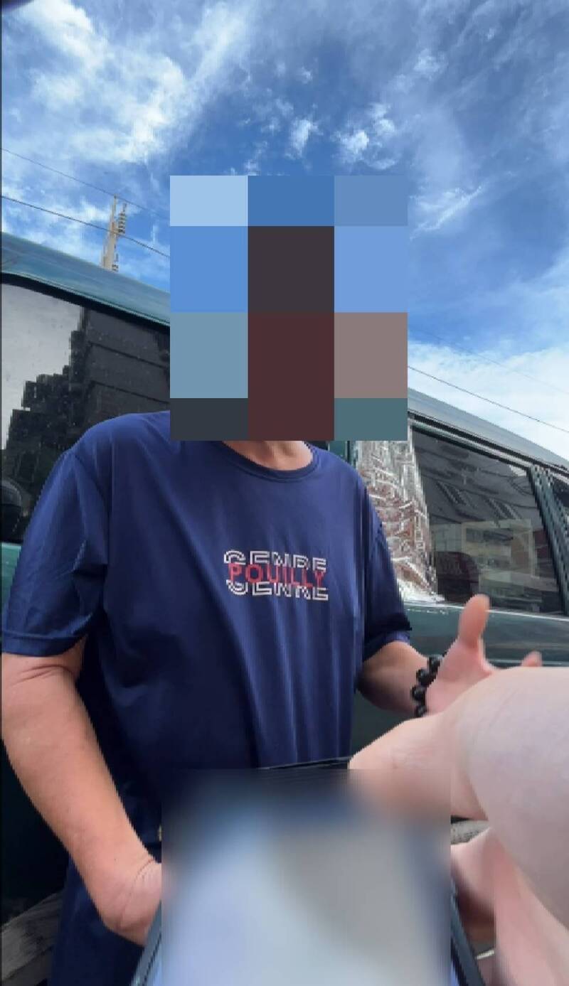 警方查出男子是毒品通缉犯并查扣安毒。（警方提供）