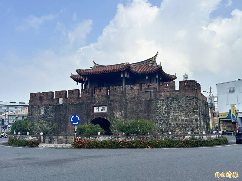 獨家》涼拌河豚皮惹禍?墾丁團疑吃海鮮中毒 9人嘔吐送醫