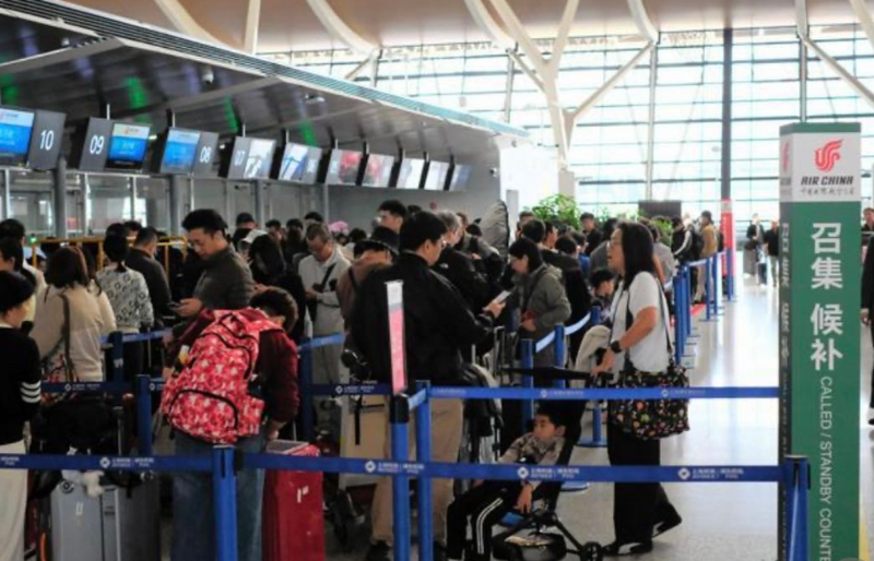北京示警無效!飛日航班櫃台現人龍 中國客喊「政治與我無關」