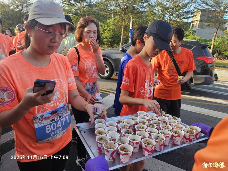 太邪惡!「迷你小吃宴」鹿港馬拉松第一攤就是蝦猴酥!
