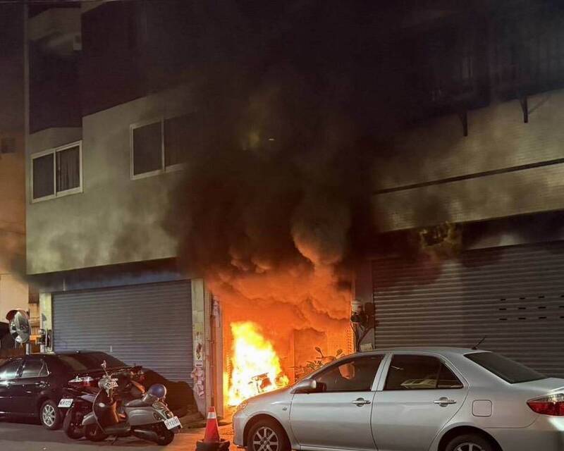彰化大樓遭縱火?關鍵目擊1樓機車起火 消防勘驗釐清中