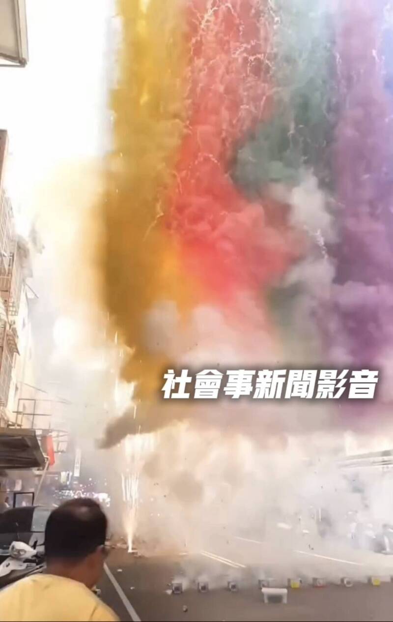 高雄廟會封路施放煙火恐吃下多張罰單