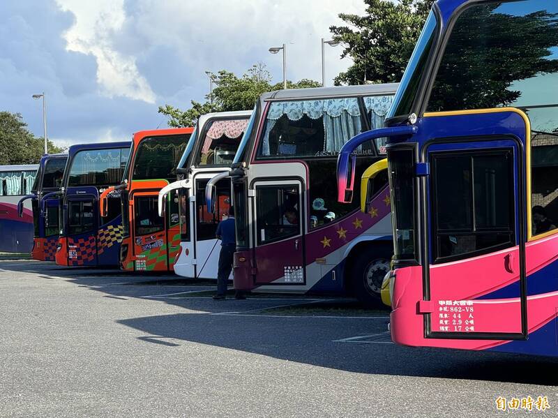 遊覽車專辦交通車利多再+1 免收公路通行費最快年底上路