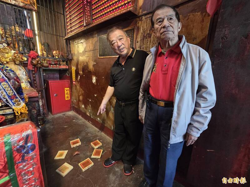 香客嘉邑大福興宮參拜求平安 半個月內擲出2立筊廟方曝光此喜訊