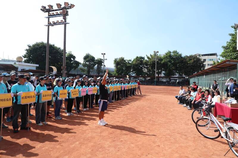 陳盈助延續父志創辦「世澤盃」網球錦標賽 500好手競技交流