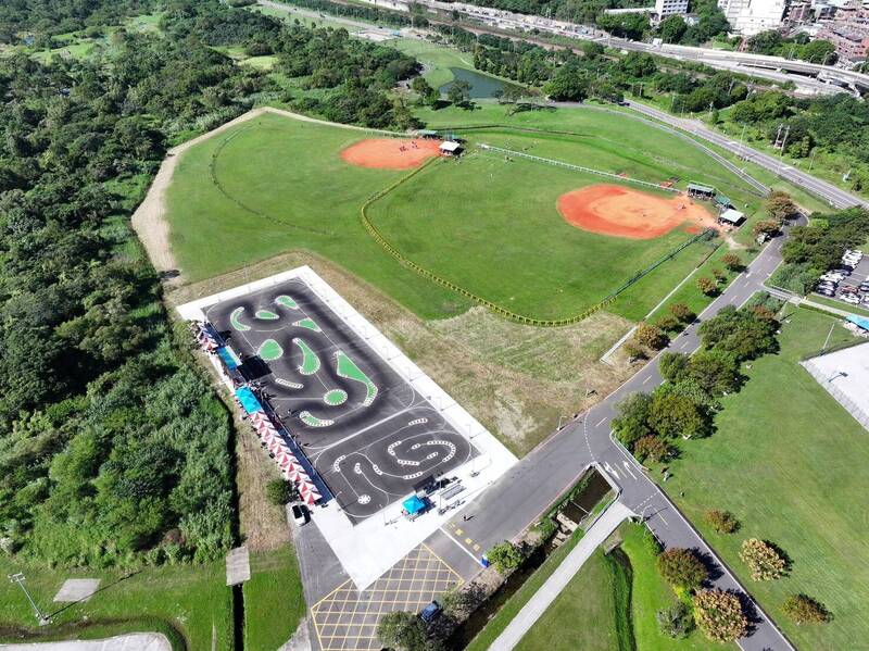 投入1千萬元整建 新北山佳棒壘球場與遙控賽車場啟用