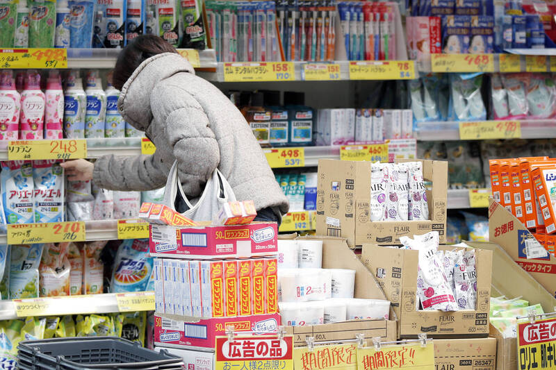 台灣阿姨遊日本買藥妝碎念 竟聽到全店異口同聲「這1句」