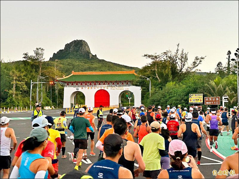 「墾丁馬」大尖山下開跑 逾3200人競速