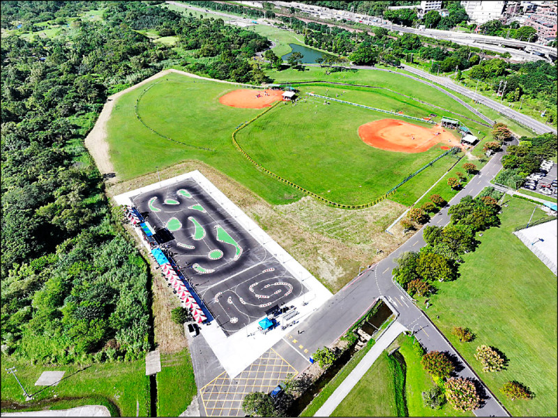 樹林山佳棒壘球場 完工啟用