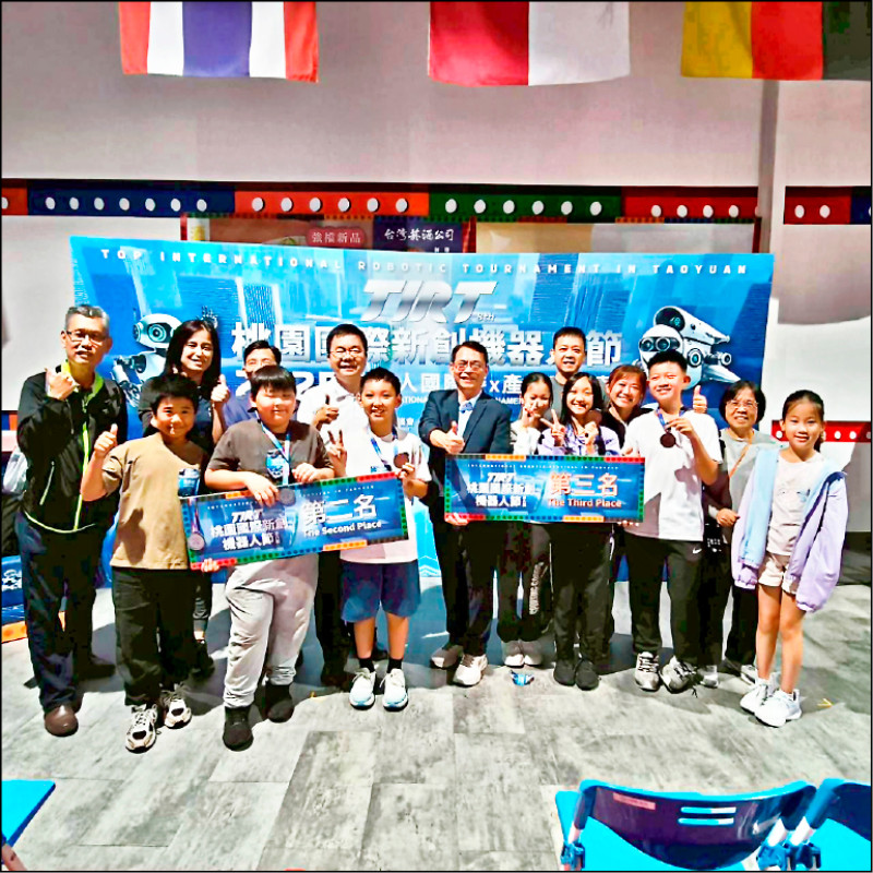 竹縣五龍國小 機器人賽囊括多獎