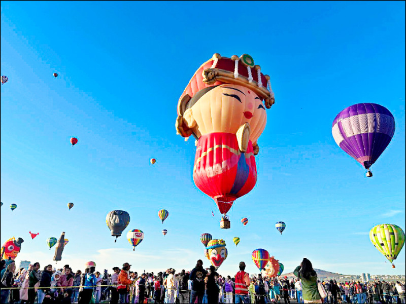 驚豔萊昂國際熱氣球節 台東媽祖熱氣球墨國升空