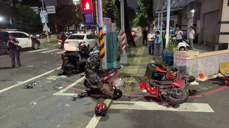 高雄1死8傷車禍!菲籍男騎車外出理髮遭遇死劫