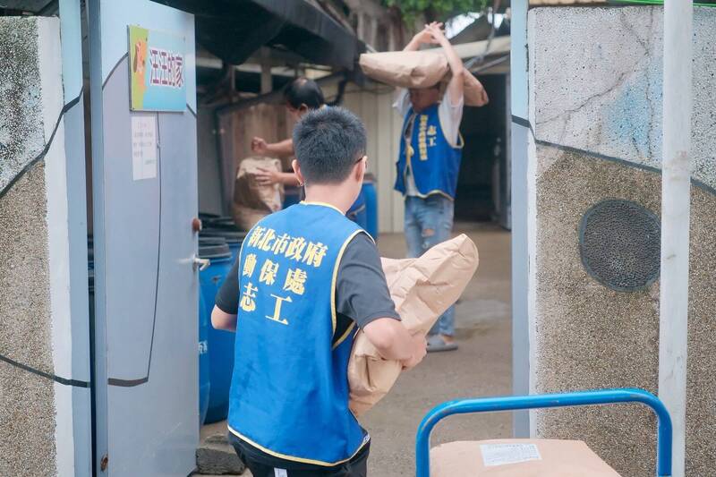 從履行義務到守護生命 板橋動物之家榮獲績優社會勞動機構