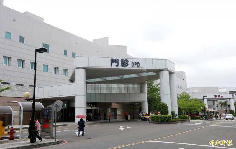 內湖成衣廠員工遭夾斷手指 同事急報案送醫手術