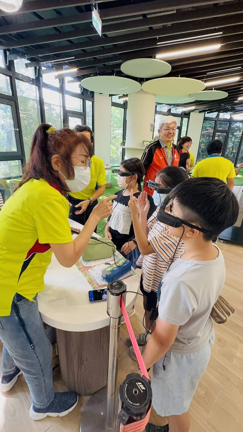 AI蟋蟀帶路！虎頭埤與工研院合作 智慧眼鏡創新體驗服務上線