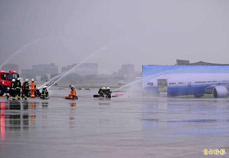風雨交加!桃機空難災害防救演習 全面強化應變量能