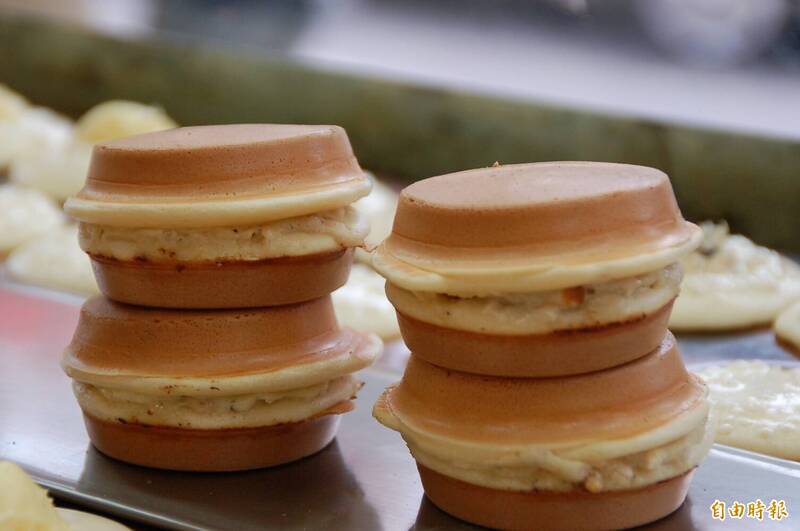 友誼小船翻了？ 惡搞中共戰狼圖卡 竟掀起台日大戰「1點心名稱」