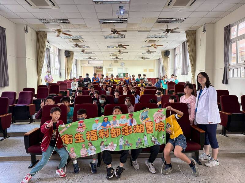 部澎兒科吳佳玲醫師走入校園 倡議數位性暴力防治
