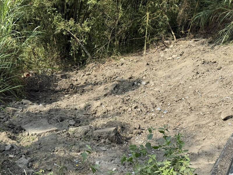 高雄月世界淪垃圾山  檢警掌握數輛可疑車輛追查