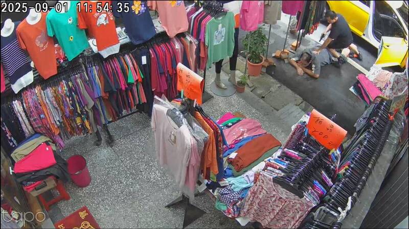 关务署台北关与航警局破获跨国走私毒品集团，查获市价千万第一级毒品海洛因4.3公斤，并循线逮捕林姓主嫌等6名集团成员。（航警局提供）