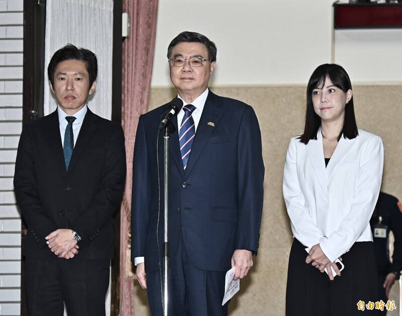 藍白財劃法修惡舉債5600億 周軒：2026年經濟成長率直接腰斬