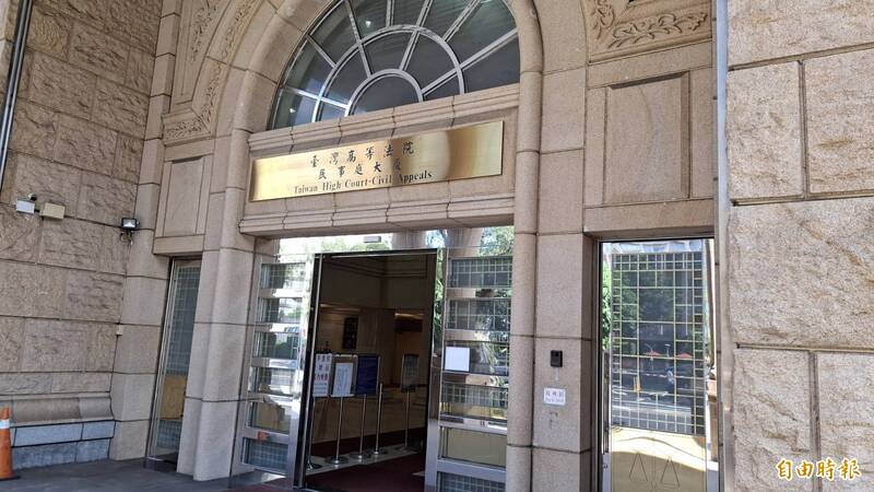 2警未舉發拖吊無牌違停車被辦圖利罪  二審認定沒交情無犯意仍判無罪