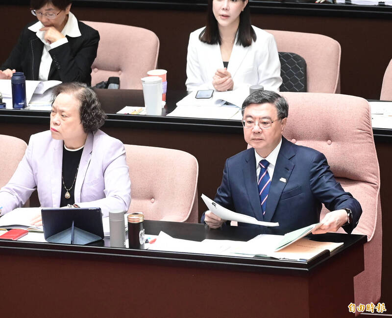 傅崐萁質疑「財劃法」跟人民開戰 卓榮泰:立院開戰政院必須備戰