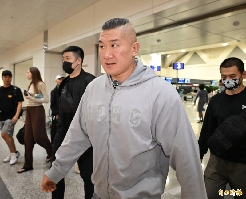 館長NTR!柯粉扯政治迫害號召挺館遊行 他幫取名「檸檬紅茶」酸爆!