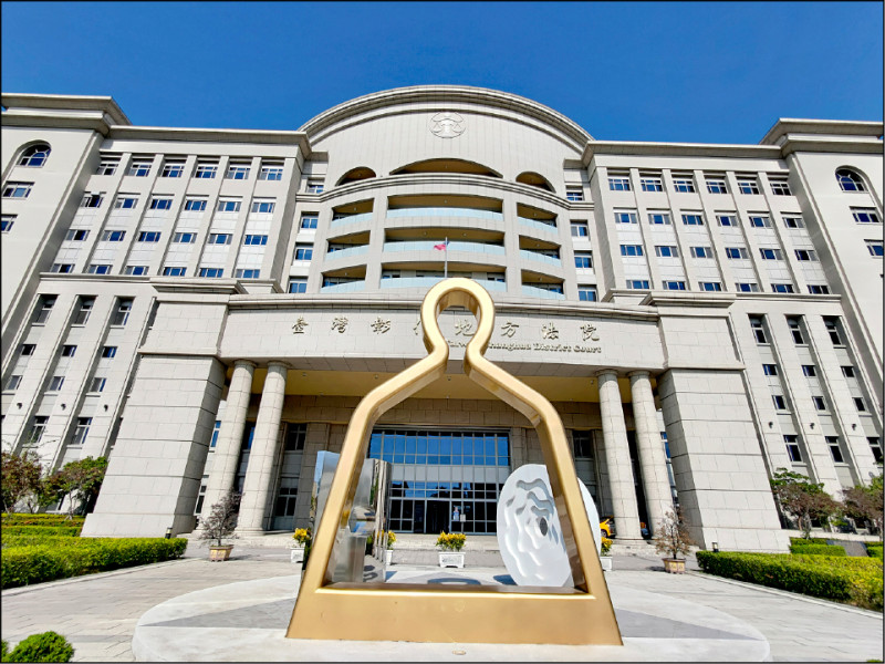 好心推輪椅不慎讓老婦摔死 醫院保全判刑還判賠