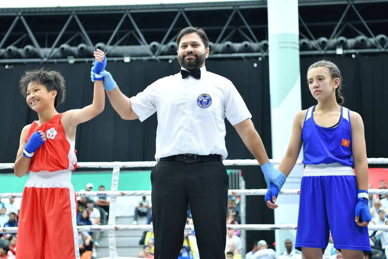 逆境中奮鬥向上 北高雄家扶表揚9自強兒少