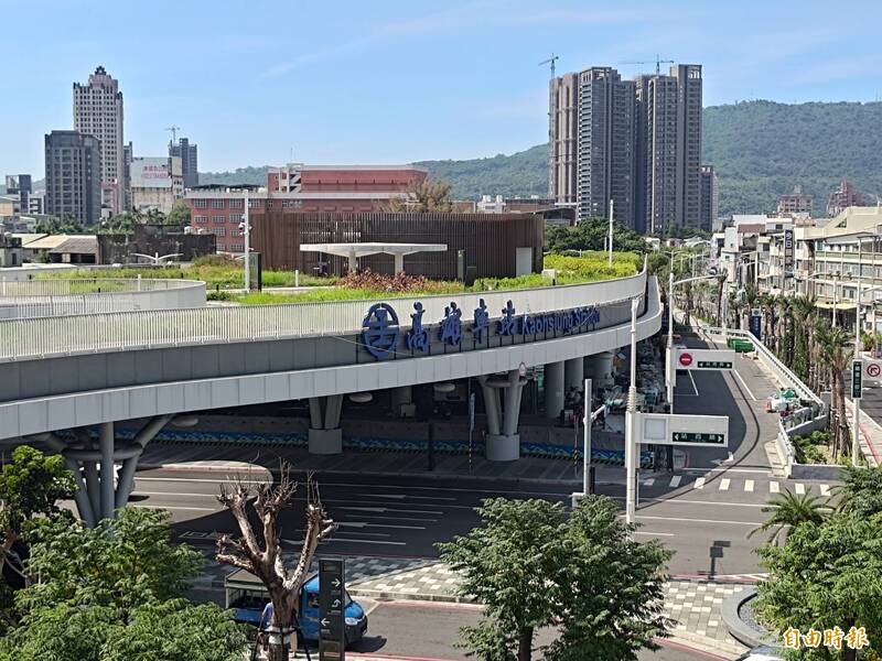 高雄車站「翅膀」下商業空間首招流標 台鐵:啟動二招、11/20截止