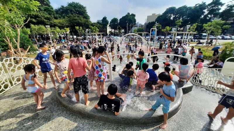 北高雄玩水天堂 享平公園戲水區試營運結束明年4月再開放