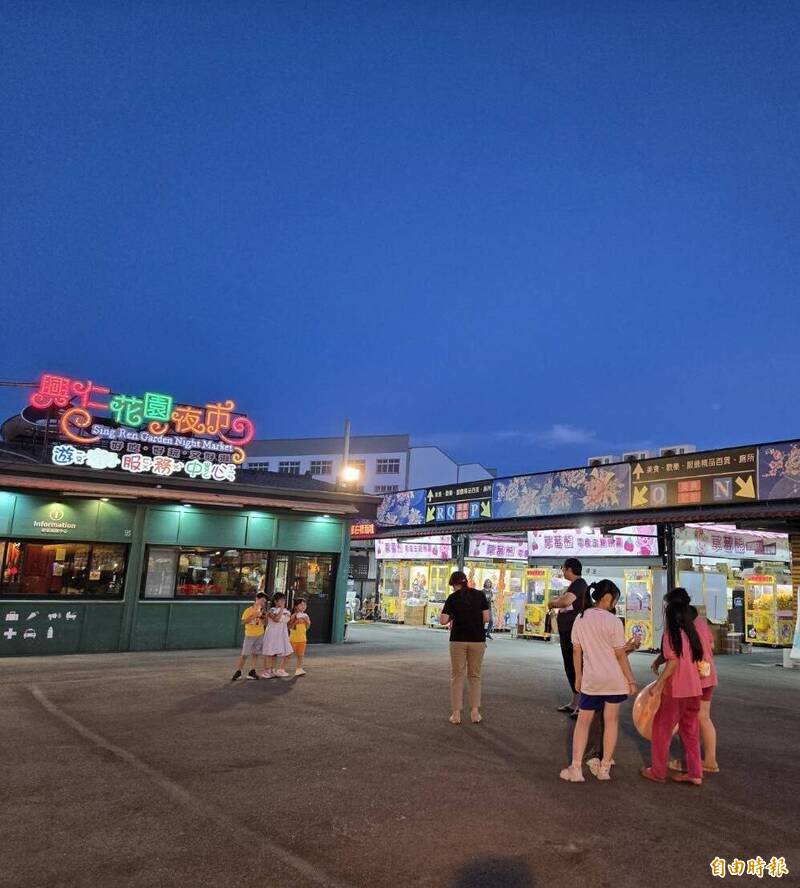 新北夾娃娃機店有條件放寬 夜市攤販、百貨公司下修距離限制至50公尺