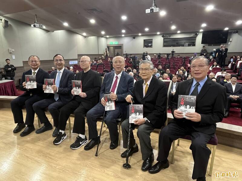 出席許信良新書發表會 吳志揚：台灣應助中國民主化