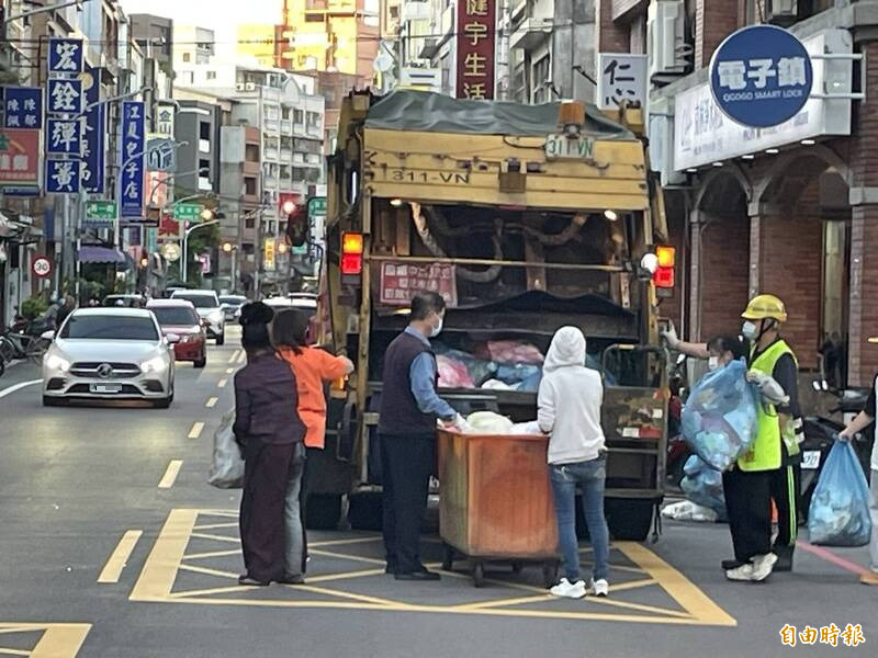 桃園定時定點收垃圾僅77點！環保局長回這老答案 會後改稱有1759點