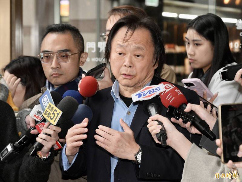 否認參選桃園市長重演「堅偉大戰」 王世堅：何志偉是善良孩子