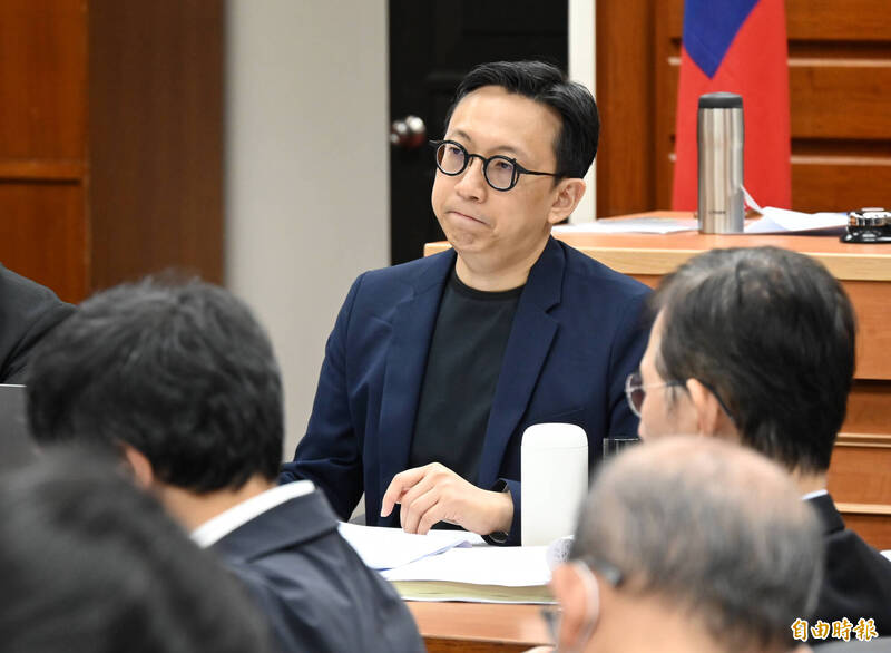 葛如鈞遭疑用AI回覆民眾提問 李忠憲：民主不是丟給AI的外包品