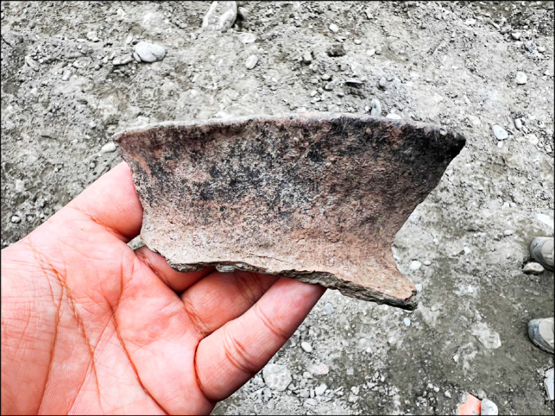 吉安工地現遺骸 疑挖出史前陶片