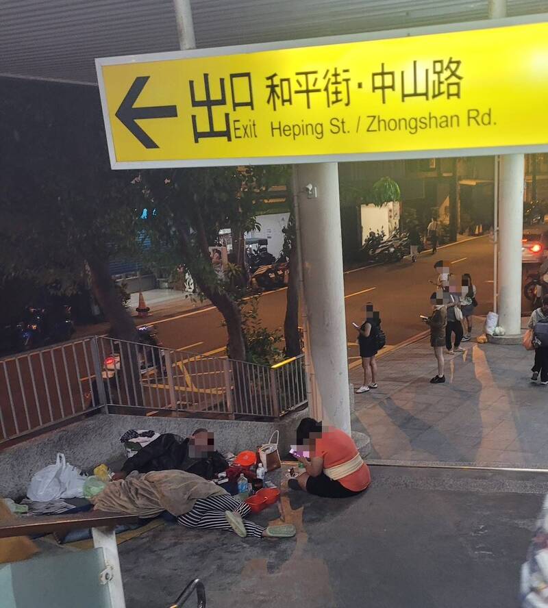 台鐵竹北車站街友屢遭投訴 民怨相關單位回應「無法可管」