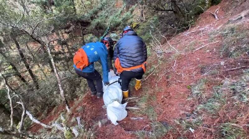 回家了！保七刑大隊長張益誠 登山猝逝吊掛下山