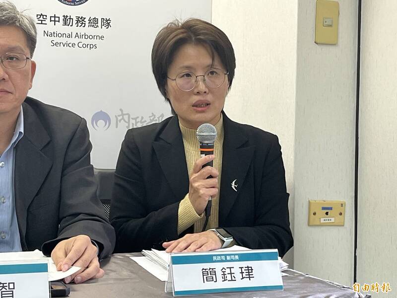 民政司副司長簡鈺珒說，不管是公所、地方政府都要依法行政，依國籍法主管機關內政部解釋辦理相關規定，地方政府並沒有自行裁量的空間。（記者李文馨攝）